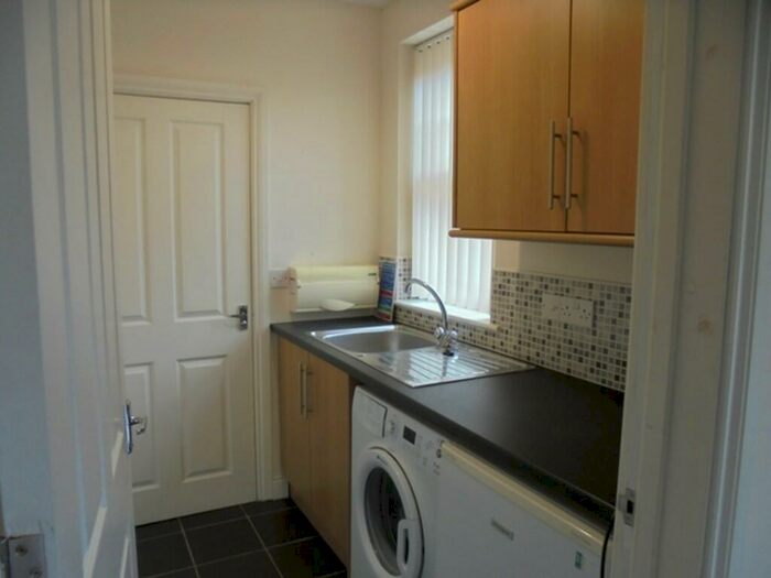 5 Bedroom Semi-Detached House To Rent In Albany Road, Woodhall Spa, LN10