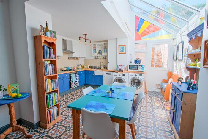 2 Bedroom Terraced House For Sale In Bideford, EX39