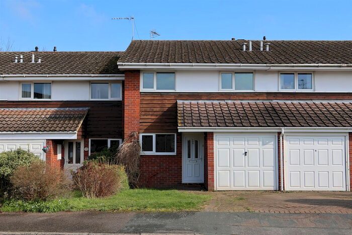 4 Bedroom Terraced House To Rent In Chesterfield Drive, Sevenoaks, TN13