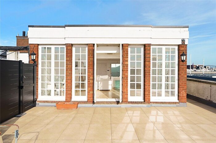 3 Bedroom Flat For Sale In Hereford House, North Row, Mayfair, London, W1K