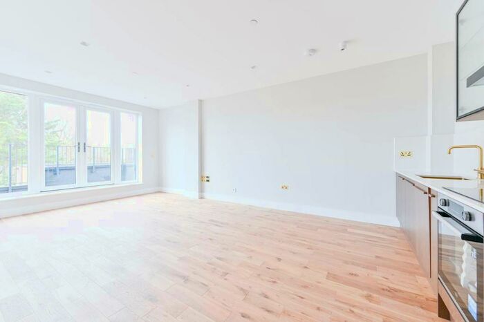 2 Bedroom Flat To Rent In Dalton Street, West Norwood, London, SE27