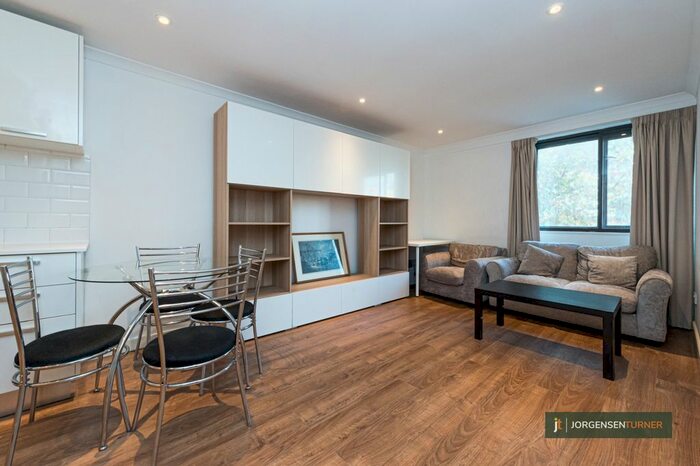 2 Bedroom Flat To Rent In Savoy Court, Cromwell Road, London, SW5