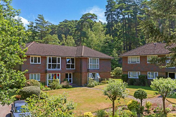2 Bedroom Apartment For Sale In Latchwood Lane, Lower Bourne, Farnham, Surrey, GU10