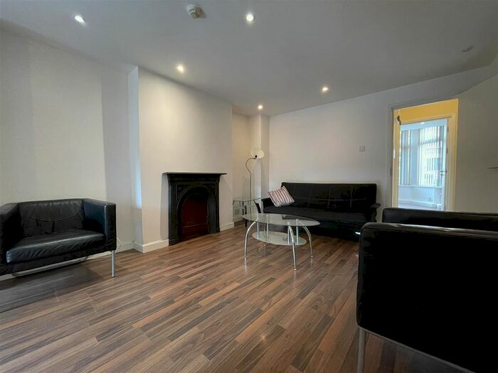 1 Bedroom Flat To Rent In Gordon Road, Cathays, Cardiff, CF24