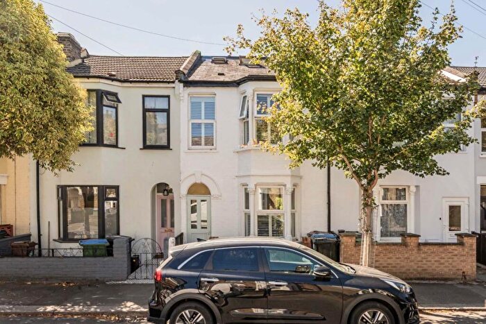 3 Bedroom Terraced House For Sale In Acacia Road, Walthamstow, E17