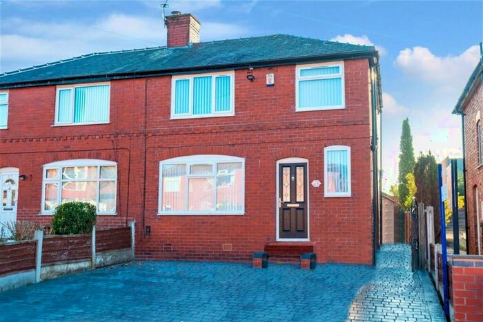 3 Bedroom Semi-Detached House To Rent In Branksome Drive, Salford, M6
