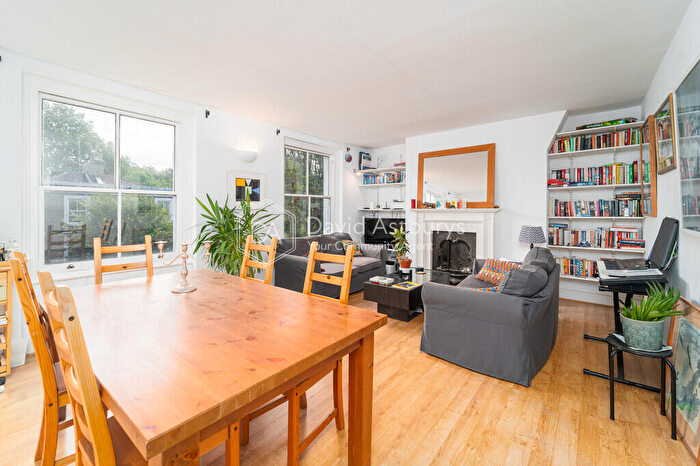 2 Bedroom Maisonette To Rent In Mildmay Park, Islington, London, N1