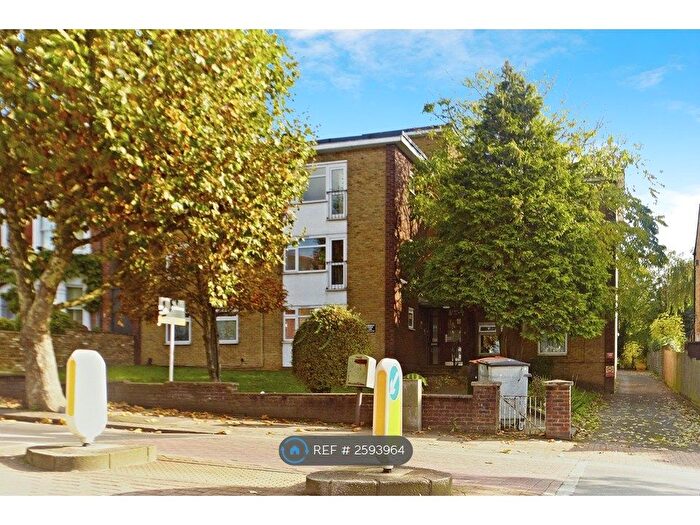 3 Bedroom Flat To Rent In Dimsdale Lodge, London, SW18