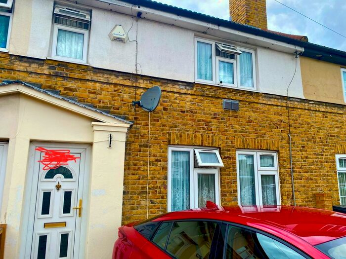 3 Bedroom Terraced House To Rent In Martindale Road, Hounslow, TW4