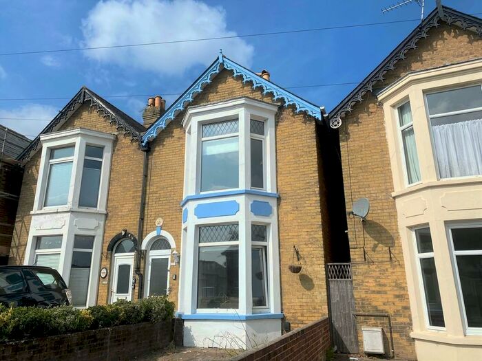 4 Bedroom Semi-Detached House To Rent In Mill Hill Road, Cowes, PO31