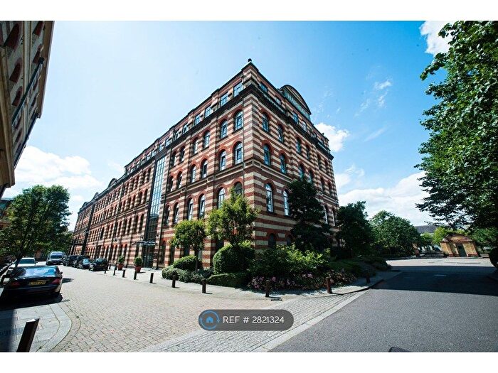 3 Bedroom Flat To Rent In Richard Burbridge Mans, London, SW13