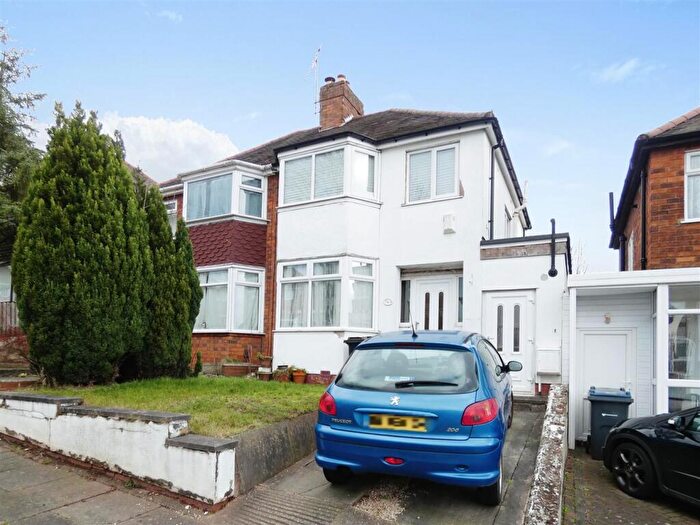 3 Bedroom Semi Detached House For Sale In Stanford Avenue, Great Barr, Birmingham, B42