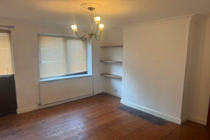 3 Bedroom Property To Rent In The Triangle, Bristol, BS39