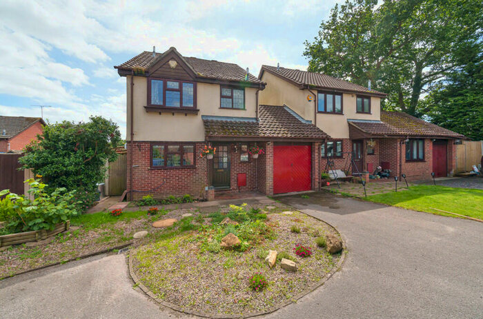 3 Bedroom Link Detached House To Rent In Hilmanton, Lower Earley, RG6