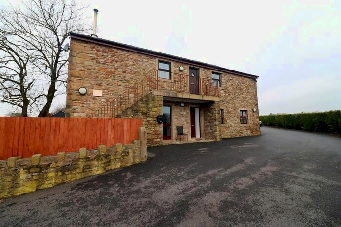 2 Bedroom Flat To Rent In Longsight Road, Clayton Le Dale, Blackburn, BB1