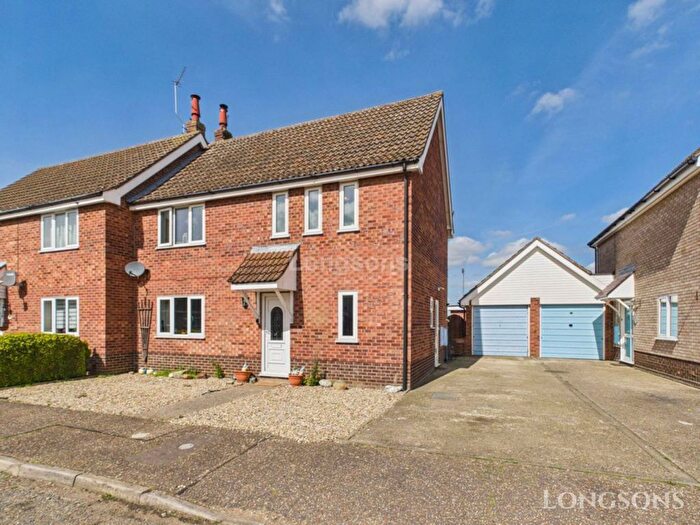 3 Bedroom Semi Detached House For Sale In Hamilton Close, Watton, IP25