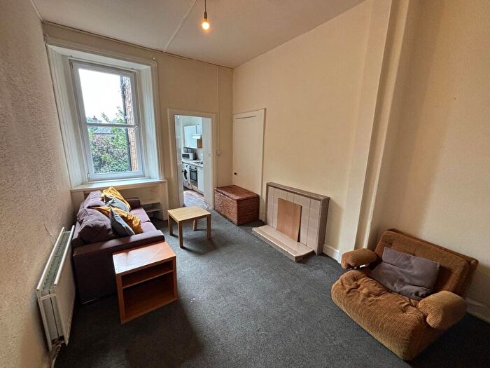 4 Bedroom Flat To Rent In Polwarth Gardens, Edinburgh, EH11