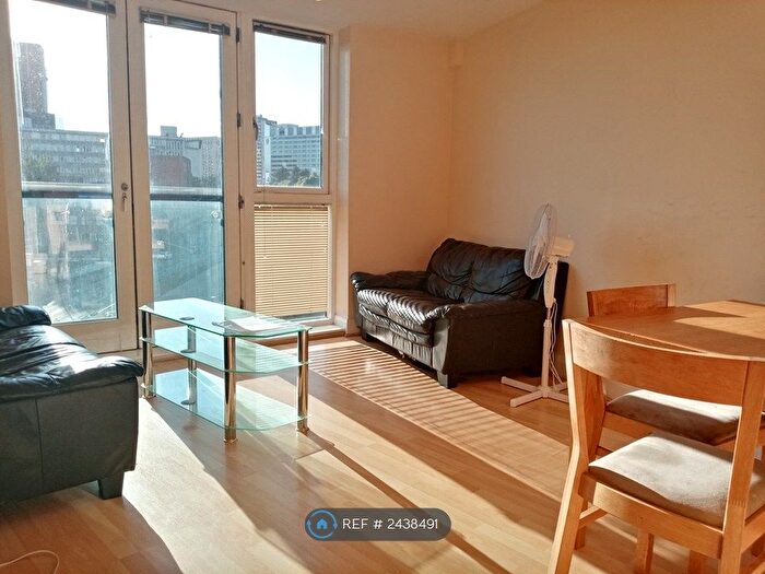 2 Bedroom Flat To Rent In Lee Bank Middleway, Birmingham, B15