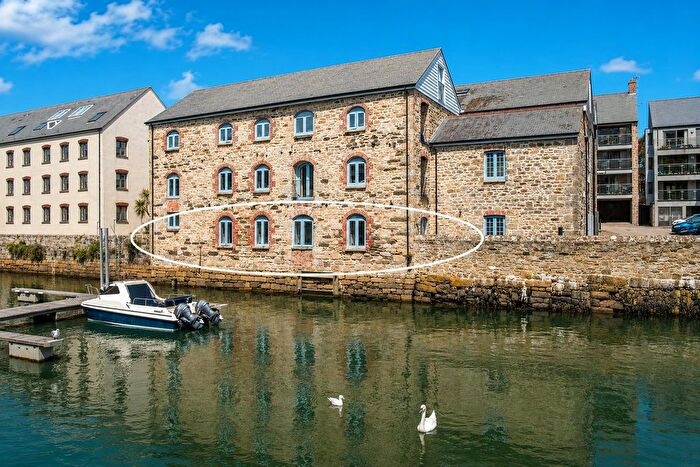 2 Bedroom Flat For Sale In Anchor Terrace, Quay Hill, Penryn, TR10