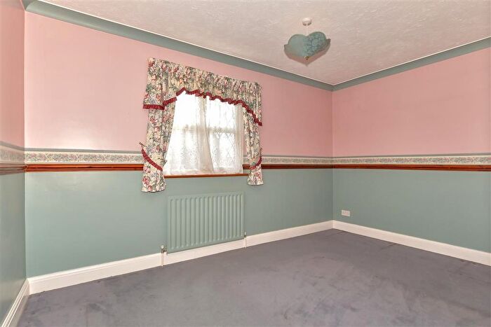 4 Bedroom Detached House For Sale In Church Farm Close, Hoo, Rochester, Kent, ME3