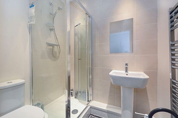 2 Bedroom Flat For Sale In Fisher Close, London, SE16