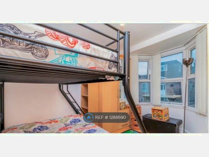 2 Bedroom Maisonette To Rent In Bartle Avenue, London E6