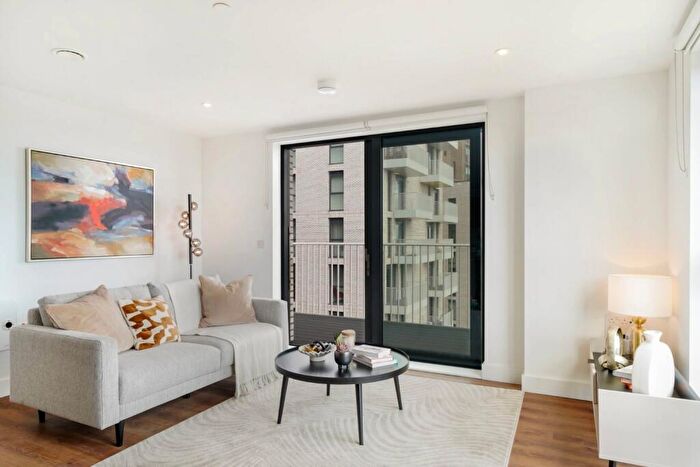 2 Bedroom Apartment To Rent In Hornby House, SL6