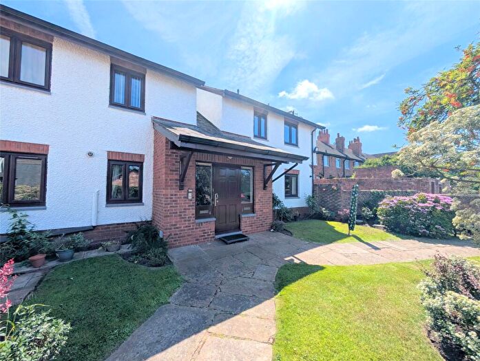 2 Bedroom Flat For Sale In Willaston Green Mews, Willaston, Neston, Cheshire, CH64