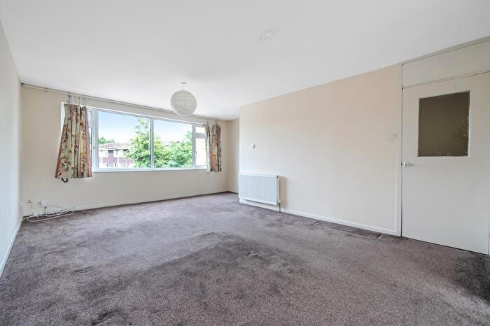4 Bedroom Town House To Rent In Bracknell, Berkshire, RG12