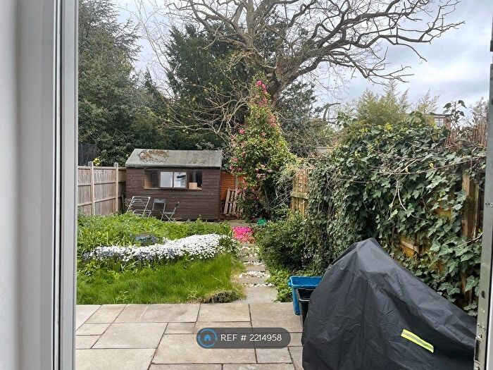 Studio To Rent In Grasmere Avenue, Hounslow, TW3