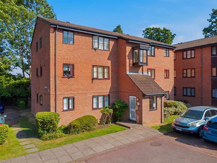 Studio For Sale In Tempsford Close, Enfield, EN2