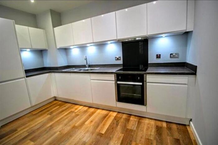 2 Bedroom Flat To Rent In Tate House, - New York Road, Leeds, West Yorkshire, Qw, Uk, LS2
