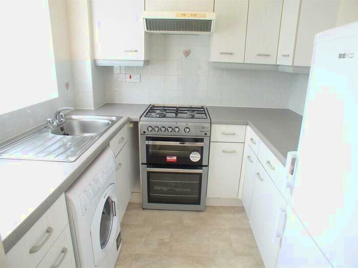 2 Bedroom Flat To Rent In Parry Drive, Weybridge, KT13