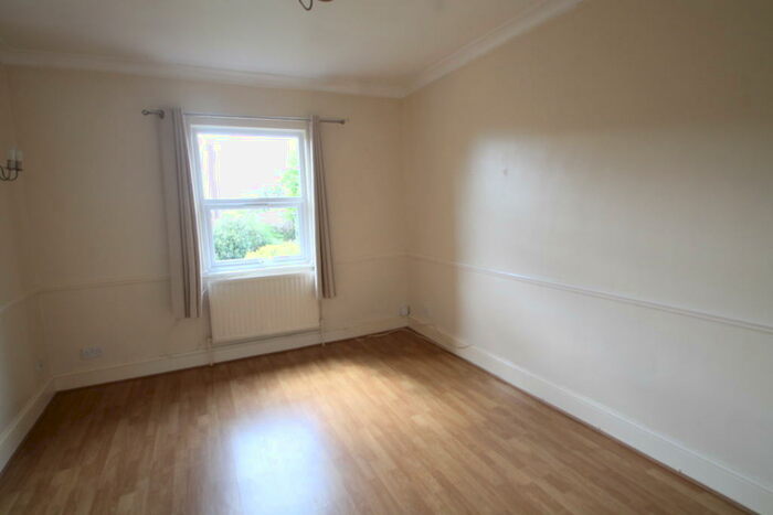 2 Bedroom Flat To Rent In Grasmere Road, Bromley, BR1