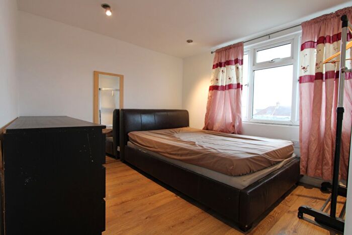 Studio To Rent In Lymington Close, Norbury/Streatham, SW16