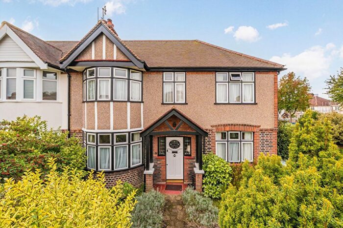 3 Bedroom Semi-Detached House For Sale In Spring Grove Road, Isleworth, TW7