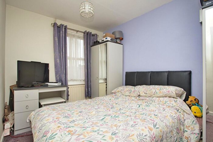 3 Bedroom Terraced House For Sale In Hamilton Road, Dover, CT17