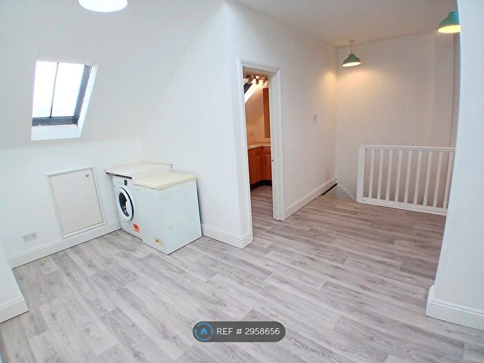 1 Bedroom Flat To Rent In Albion House, Tunbridge Wells, TN1