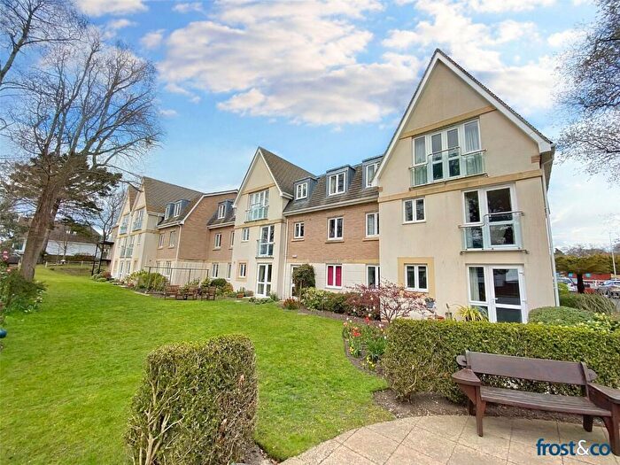 1 Bedroom Apartment For Sale In Sandbanks Road, Poole, Dorset, BH14