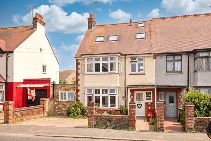 5 Bedroom Semi Detached House For Sale In Beacon Road, Broadstairs, Kent, CT10
