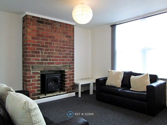 1 Bedroom Flat To Rent In Tong Road, Leeds, LS12