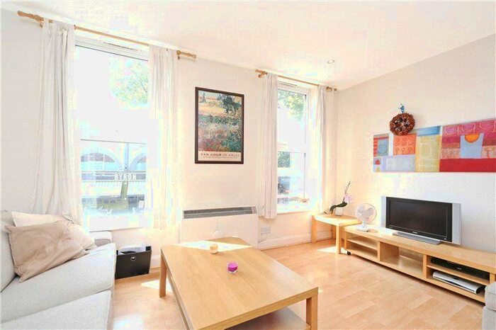 2 Bedroom Flat To Rent In Chiswick High Road, Chiswick, London, W4