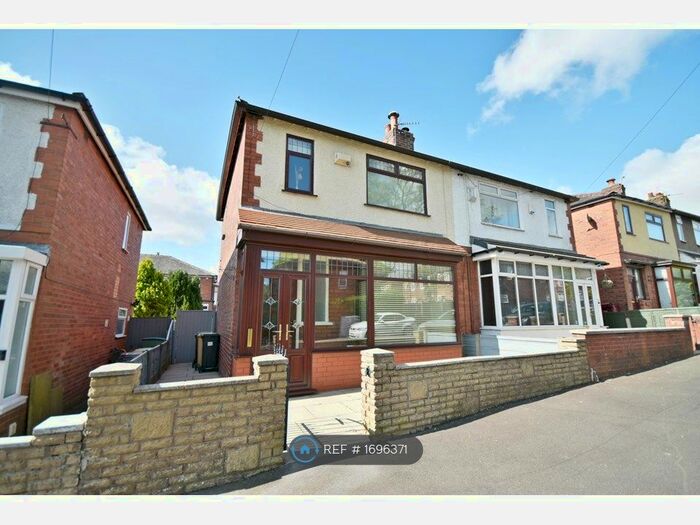3 Bedroom Semi-Detached House To Rent In Thompson Road, Bolton, BL1