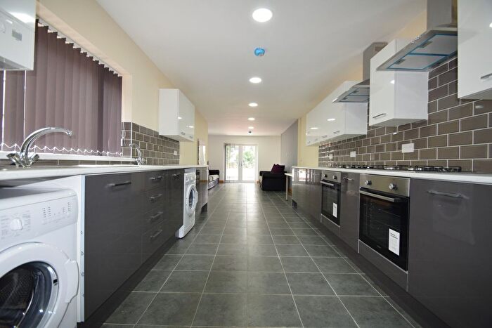 10 Bedroom Terraced House To Rent In Woodville Road, Cathays, CF24