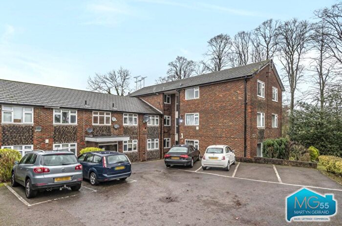 2 Bedroom Apartment To Rent In Park View Court, Torrington Park, North Finchley, London, N12