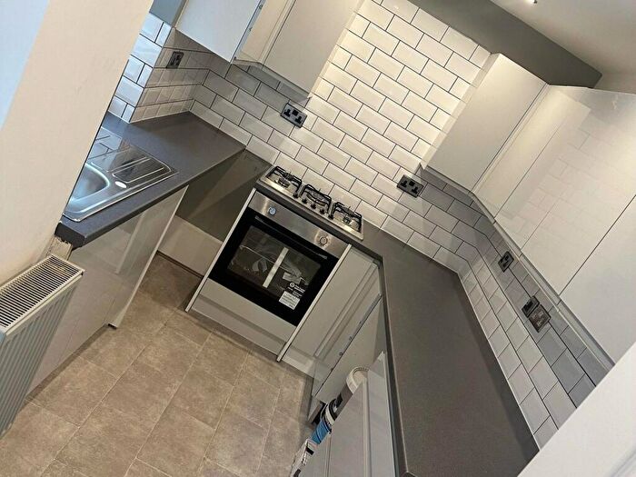 2 Bedroom House To Rent In Sunbeam Road, L13