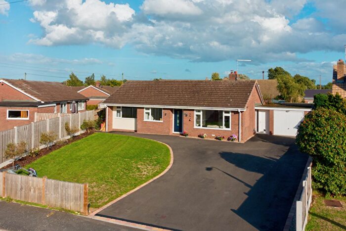 3 Bedroom Detached Bungalow For Sale In Lacon Drive, Wem, Shrewsbury, Shropshire, SY4
