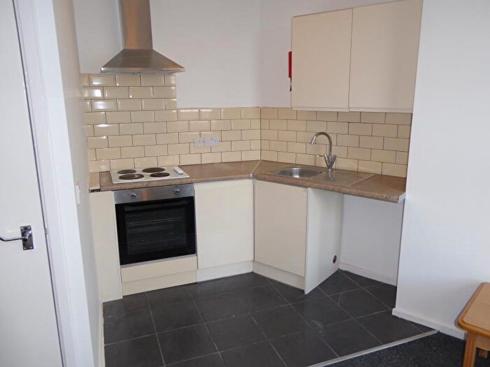 1 Bedroom Flat To Rent In Ashton Road, Harehills, LS8