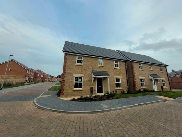 3 Bedroom Detached House To Rent In Billsborough Lane, Fontwell, BN18