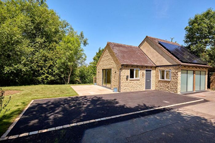 2 Bedroom Detached House For Sale In Worsham, Witney, OX29